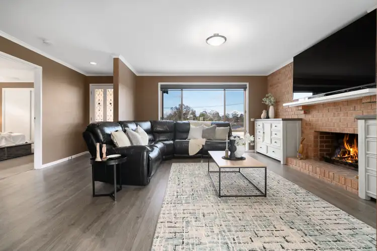 Second view of Homely house listing, 2 Arduina Court, Langwarrin VIC 3910