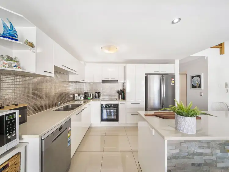 Third view of Homely unit listing, 17/8-10 Georgina Street, Woody Point QLD 4019