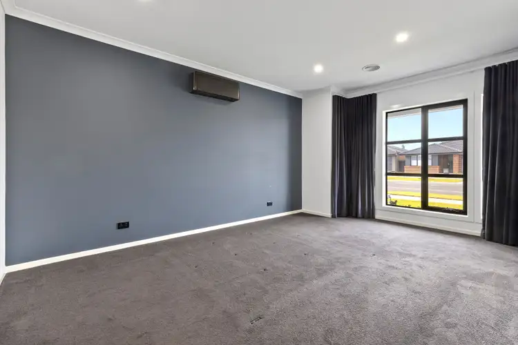 Fifth view of Homely house listing, 323 Mandalay Circuit, Beveridge VIC 3753