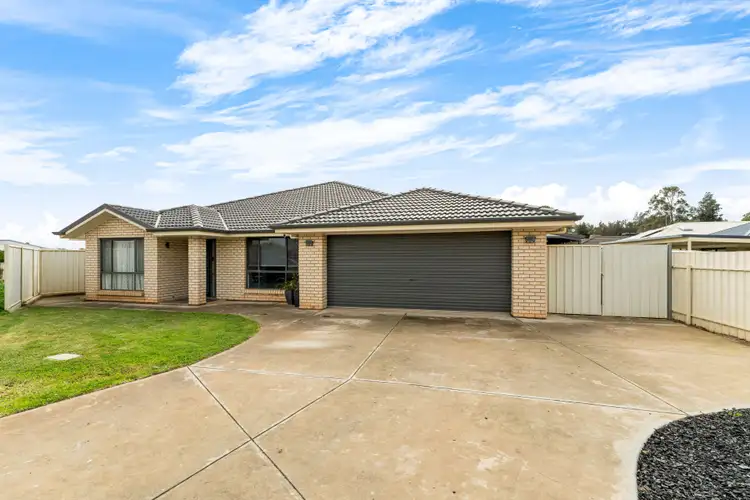 5 Canberra Court, Smithfield SA 5114