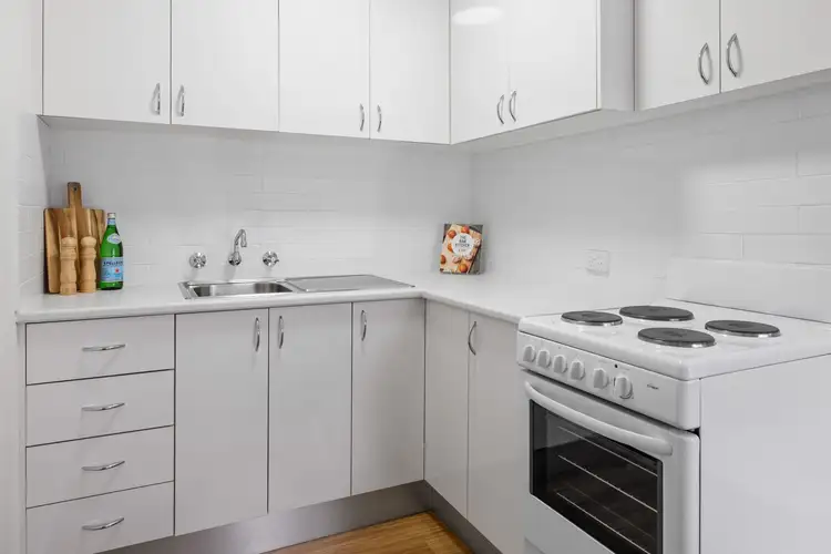 Fifth view of Homely house listing, 2/11 Carmen Street, Newport VIC 3015