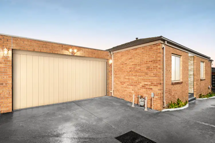 2/2 Manoon Road, Clayton South VIC 3169