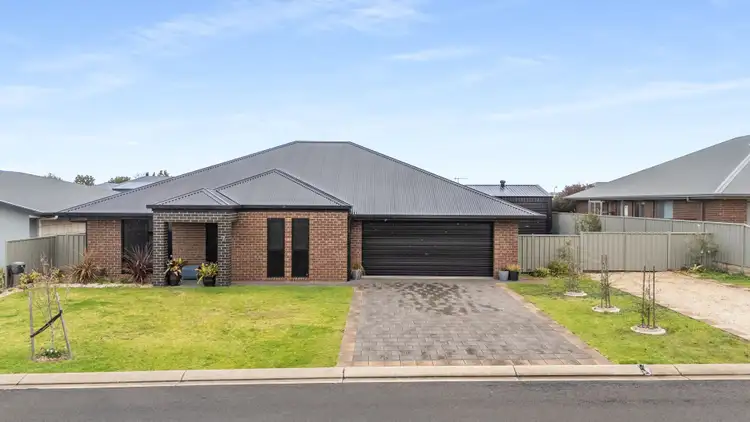7 Coolum Close, Worrolong SA 5291