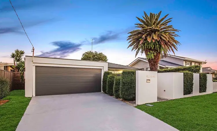 18 Coogeen Street, Sorrento QLD 4217