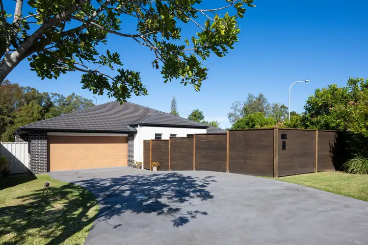 2 Sunshine Circuit, Emerald Beach NSW 2456