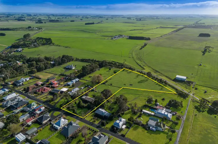 Main view of Homely house listing, 10 Irvings Lane, Koroit VIC 3282
