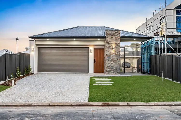 11 Dutton Grove, West Lakes Shore SA 5020