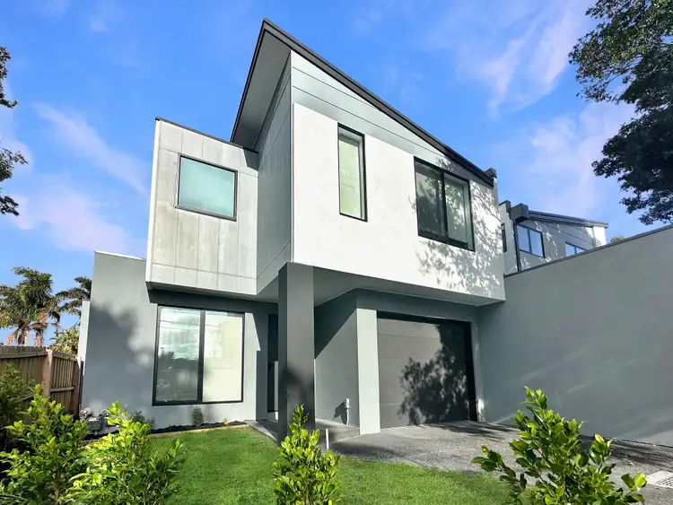 2C Weatherston Road, Seaford VIC 3198