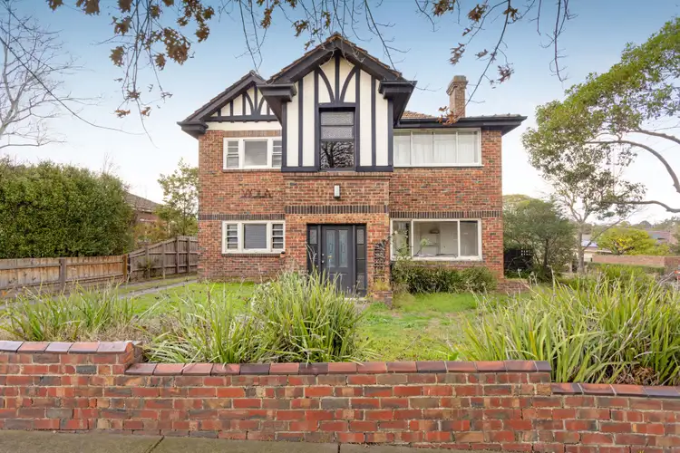 Main view of Homely unit listing, 2/10 Macdonald Street, Glen Iris VIC 3146
