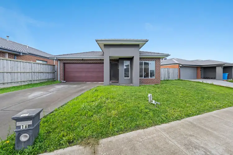 16 Yarra Street, Clyde VIC 3978