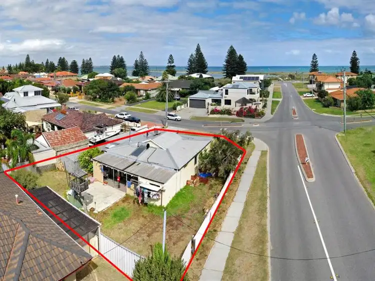 90 Penguin Rd, Safety Bay WA
