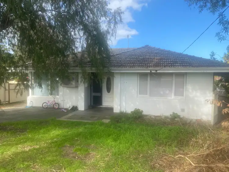 16 Brecknock Way, Girrawheen WA 6064