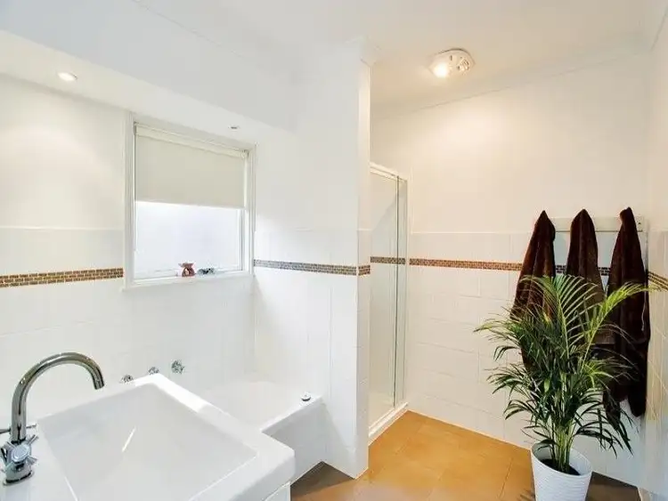 Fifth view of Homely house listing, 28 Mercedes Street, Keilor VIC 3036