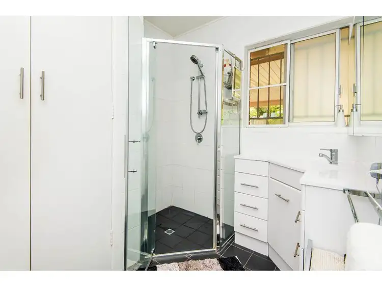 Fourth view of Homely house listing, 15 Kiparra Street, Mansfield QLD 4122