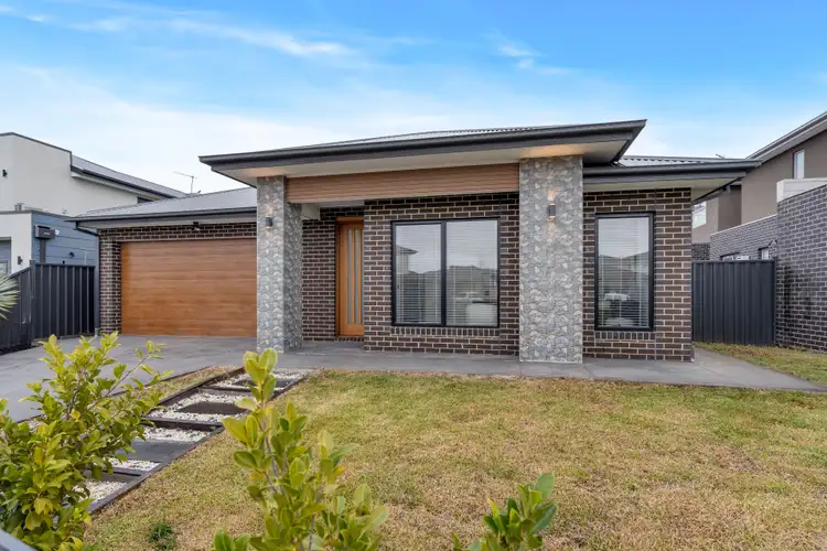 42 Arena Avenue, Roxburgh Park VIC 3064