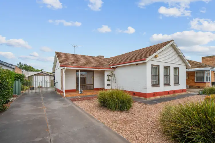 8 Lucerne Grove, Findon SA 5023