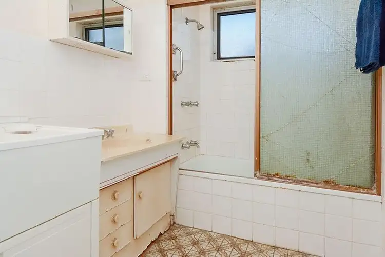 Sixth view of Homely unit listing, 2/23 Denham Street, Clayfield QLD 4011
