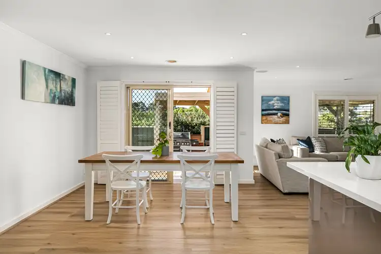 Sixth view of Homely house listing, 2 Mia Place, Meadow Heights VIC 3048