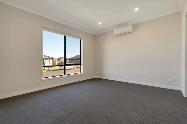 Fifth view of Homely house listing, 8 Sodalite Road, Donnybrook VIC 3064