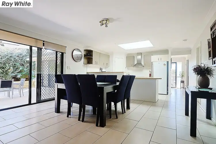 Fifth view of Homely house listing, 4 Lyrebird Close, Doolandella QLD 4077