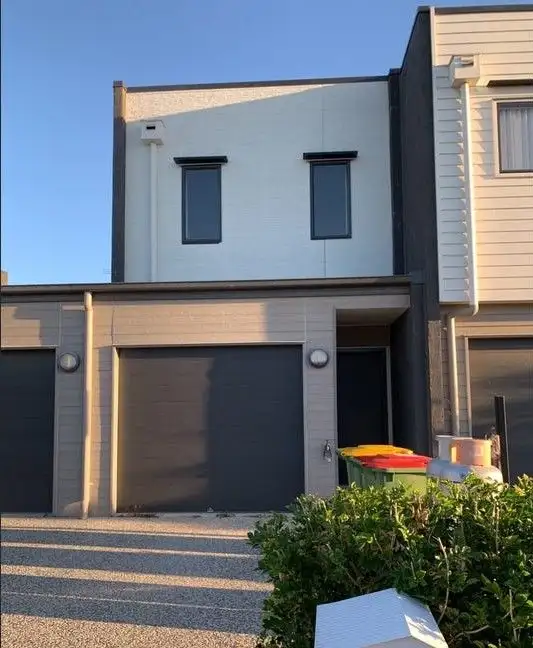 Main view of Homely semi-detached listing, 1/21 Woodroffe Crescent, Redbank Plains QLD 4301