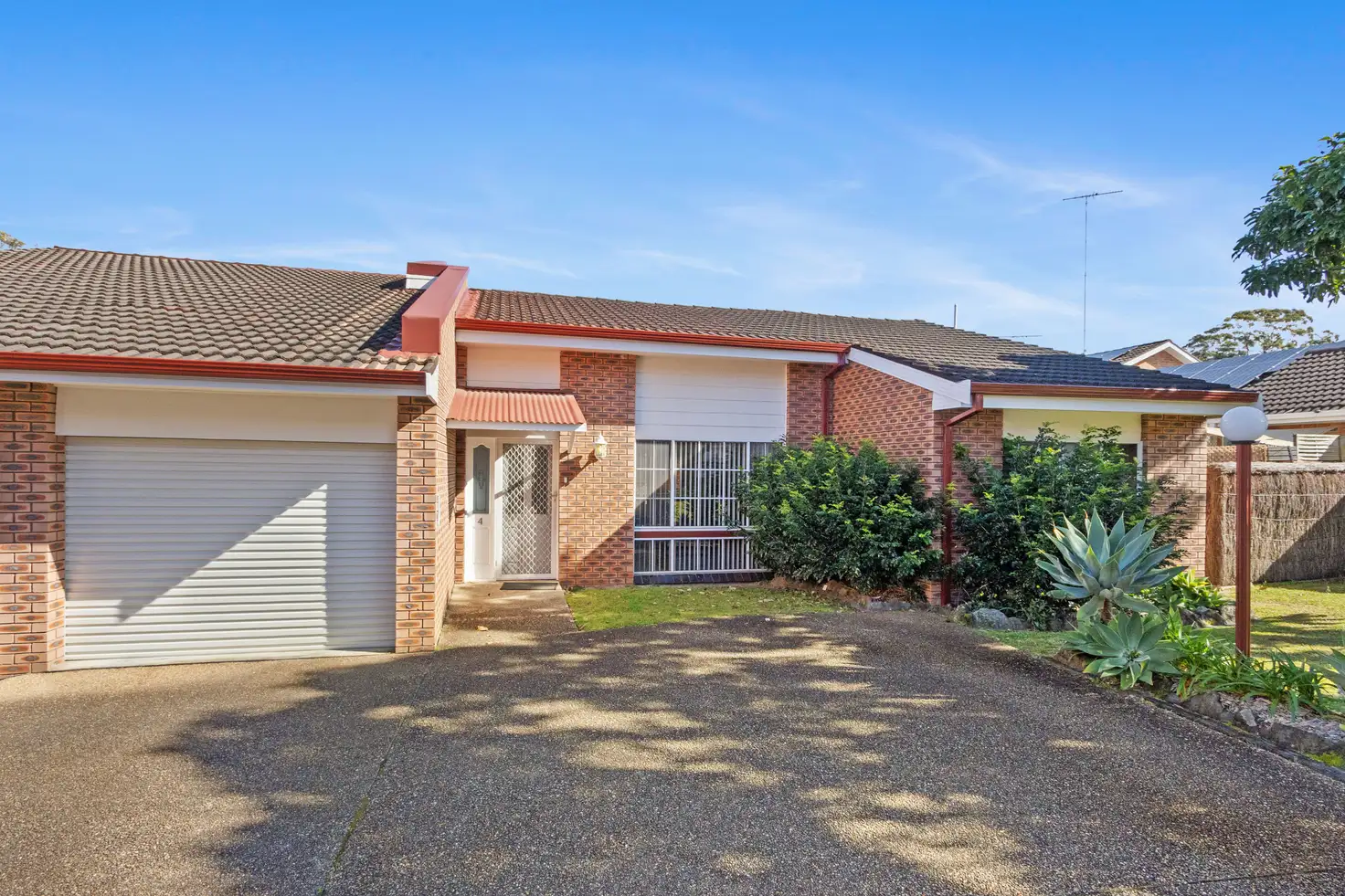 Main view of Homely villa listing, 4/31-33 Canberra Road, Sylvania NSW 2224