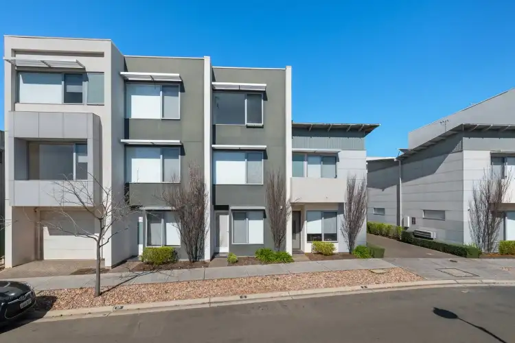 7 St Kitts Place