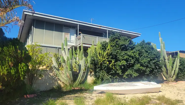 1 Craggs Court, Carnarvon WA 6701