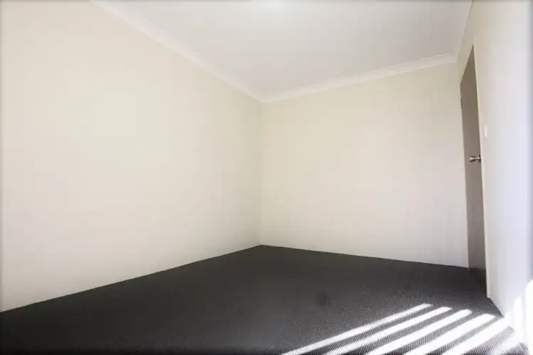 Second view of Homely house listing, 21/1 Lavinia Place, Ambarvale NSW 2560