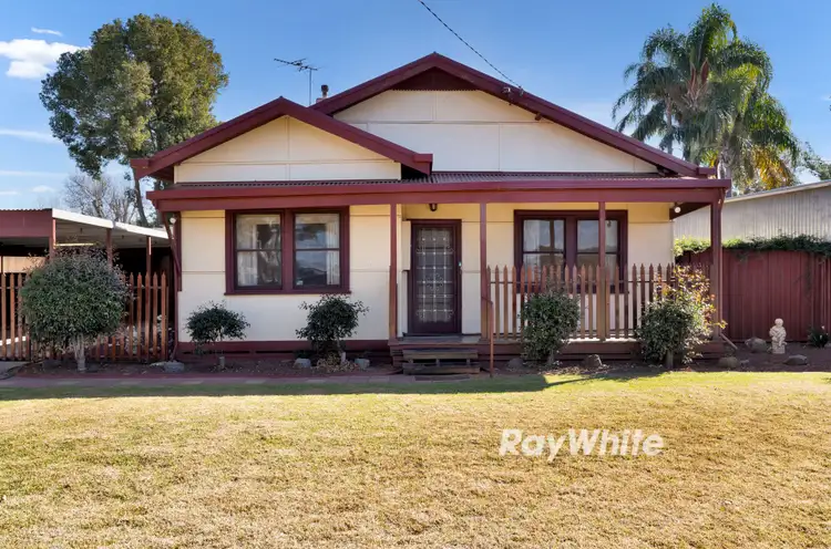 4 Whittaker Crescent, Red Cliffs VIC 3496