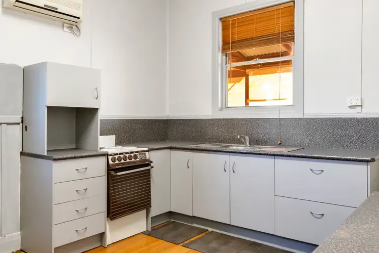 Fifth view of Homely house listing, 4 Whittaker Crescent, Red Cliffs VIC 3496
