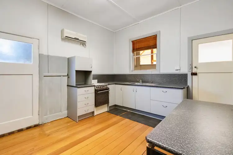 Sixth view of Homely house listing, 4 Whittaker Crescent, Red Cliffs VIC 3496