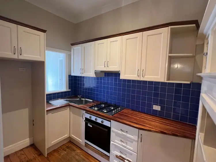 616 Lawrence Hargrave Drive