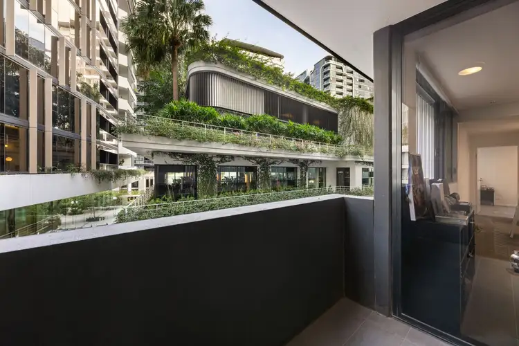 220/30 Festival Place, Newstead QLD 4006