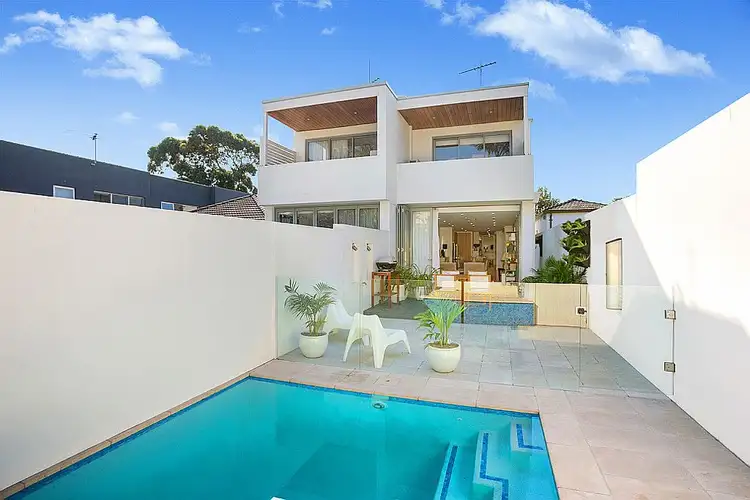 9a Strickland Street