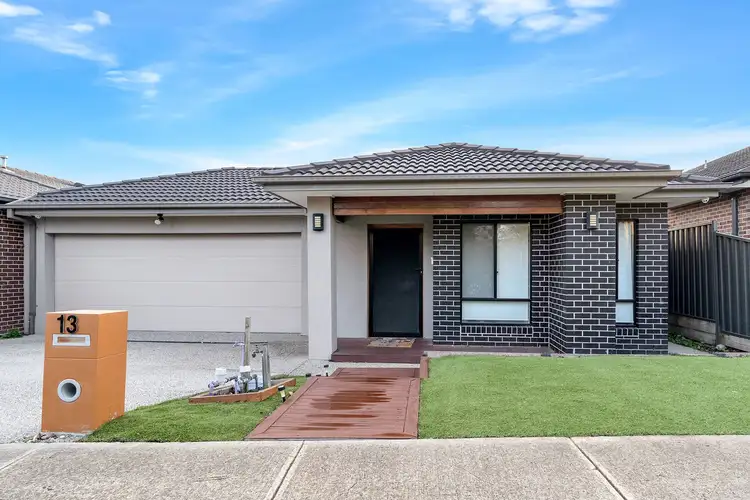 13 Horizon Boulevard, Greenvale VIC 3059
