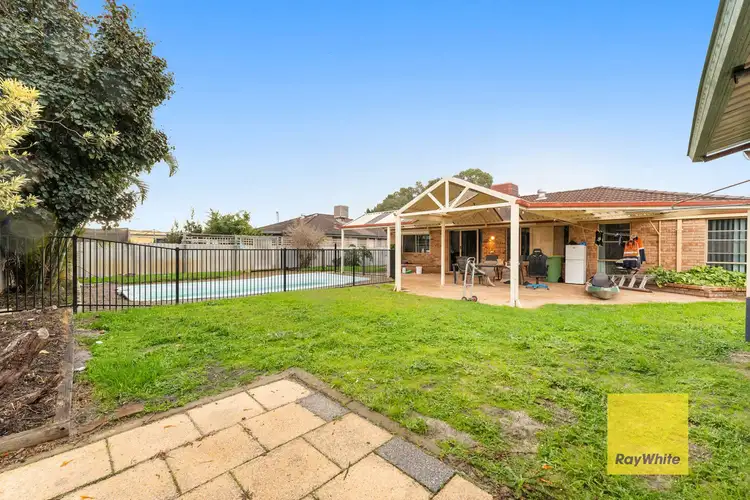 16 Discovery Drive, Thornlie WA 6108