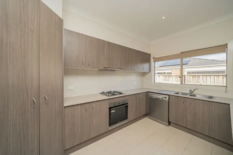 Fifth view of Homely house listing, 6 Illes Court, Berwick VIC 3806