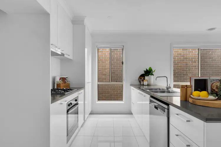 Fifth view of Homely unit listing, 8 Mercury Court, Carrum Downs VIC 3201
