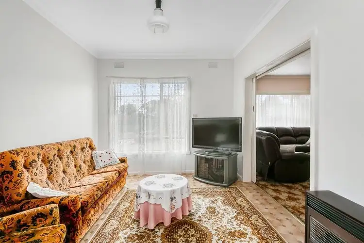 Fifth view of Homely house listing, 10 Rosenthal Crescent, Reservoir VIC 3073