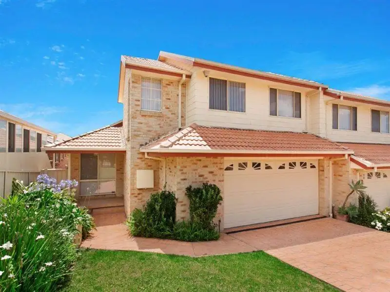 Main view of Homely townhouse listing, 1/2 Cathie Close, Flinders NSW 2529