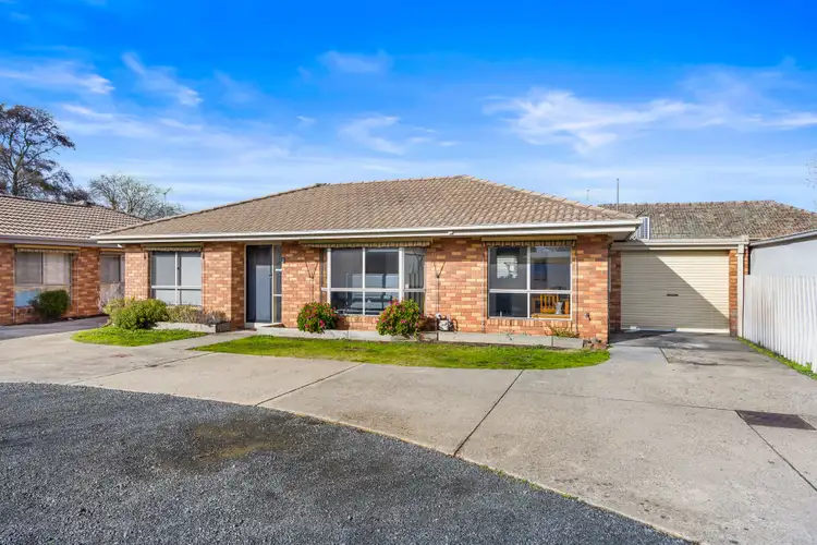 Main view of Homely unit listing, 2/17 Yarrowee Street, Sebastopol VIC 3356