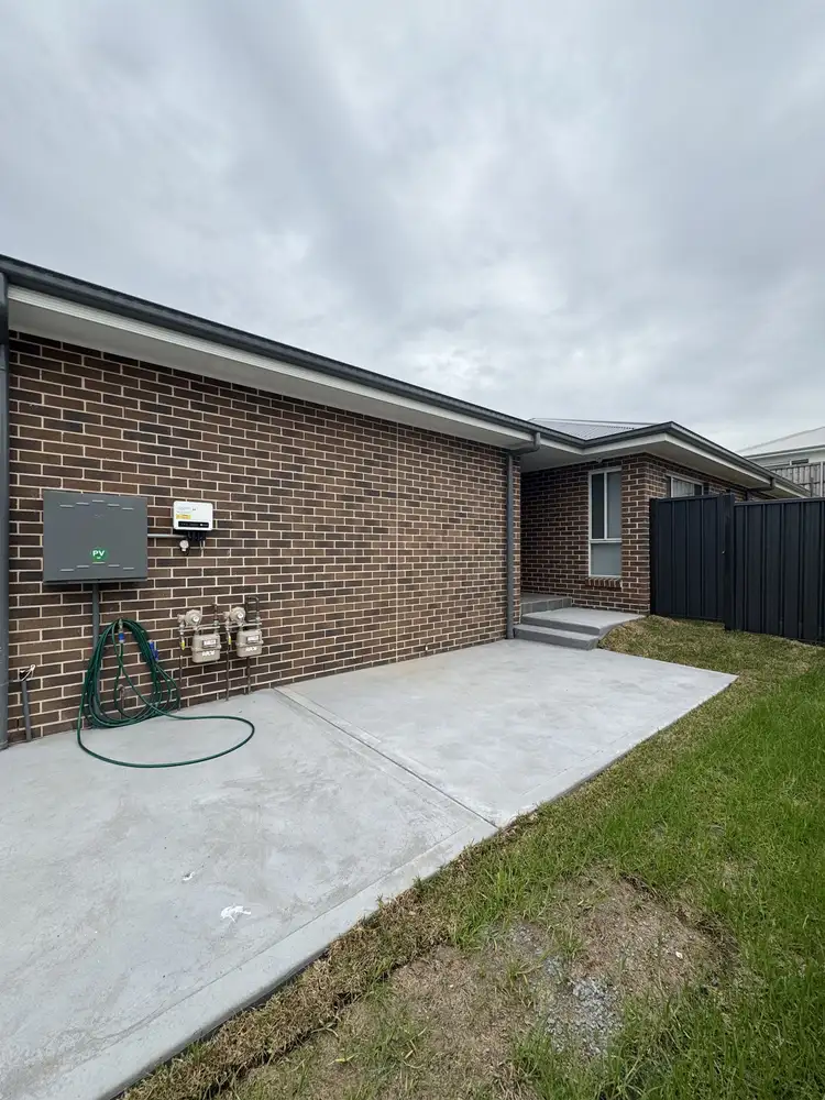 Main view of Homely house listing, 18a Ellipse Circuit, Chisholm NSW 2322