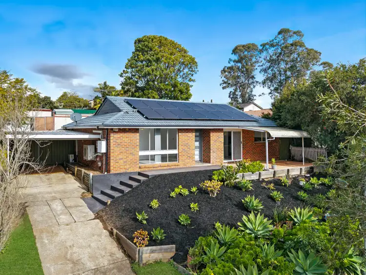 82 Cleopatra Drive, Rosemeadow NSW 2560