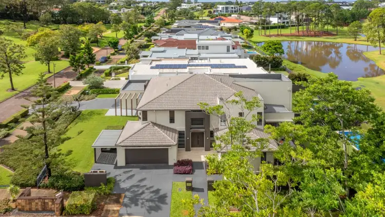 2236 The Parkway, Hope Island QLD 4212