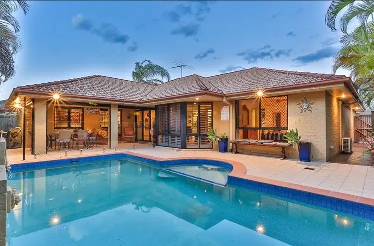 10 Hamilton Close