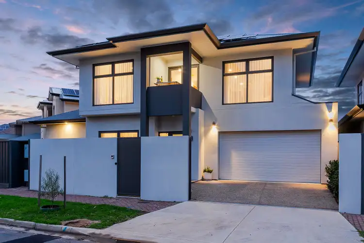 8A Goldsworthy Crescent