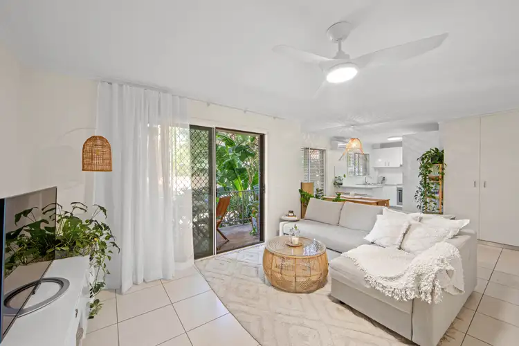 2/16 First Avenue, Broadbeach QLD 4218