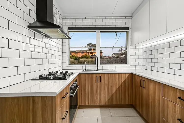 13 Pyalong Crescent