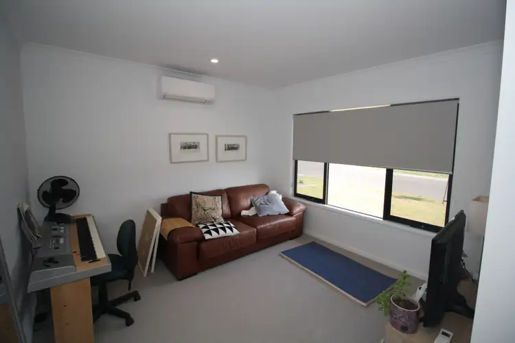 Second view of Homely house listing, 3 Yaringa Avenue, Pialba QLD 4655